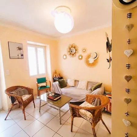 Maison De -