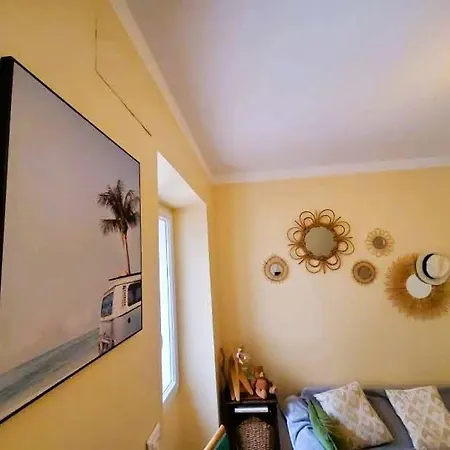 Maison De - *